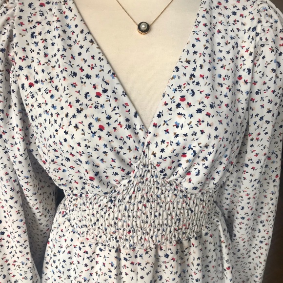 💜SOLD💜Dainty floral dress - Picture 6 of 10